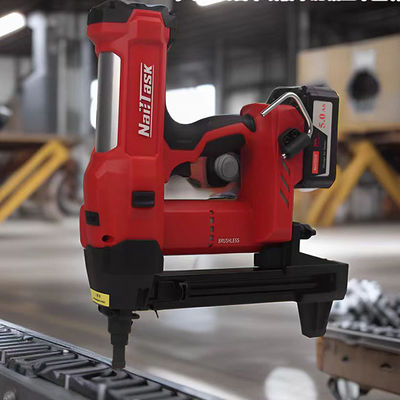 Pistolet à clous alimenté par batterie au lithium de 8000 mAh DCCN100X2 Concrete Nailer pour un clous lisse