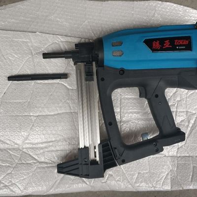 Prix pistolet à clous au béton à gaz GSN50E avec 3 heures de charge et batterie Ni-MH 7.2V 2Ah