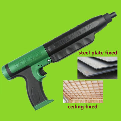 Poudre noire verte actionnée avec un pistolet à clous de béton pour les projets de construction et de bricolage