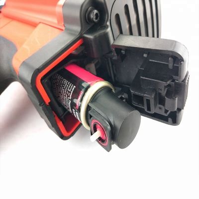 Batterie de pistolet à clous à gaz sans fil alimentée pour un clouage rapide et précis du béton