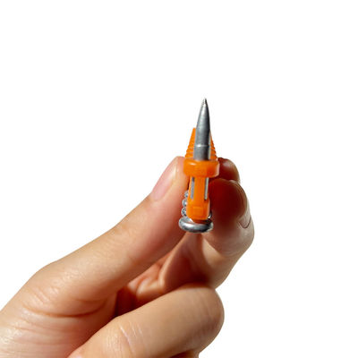 Un clou de béton à gaz à tenue solide de 16 mm avec un diamètre de tige de 3,0 mm et un diamètre de tête de 6,3 mm