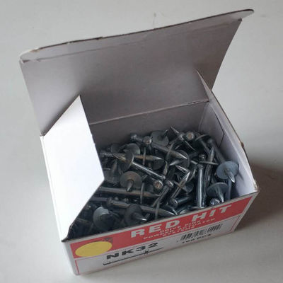 Sécurisez votre plafond avec des pinces pour cloisons en béton de 32 mm RED HIT et une bande de lavage de 12 mm